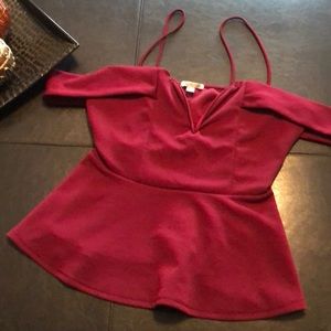 🍇Cute, burgundy top